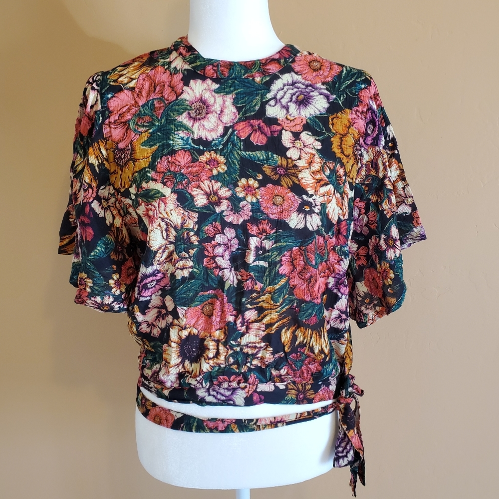 Billabong floral wrap around cropped top